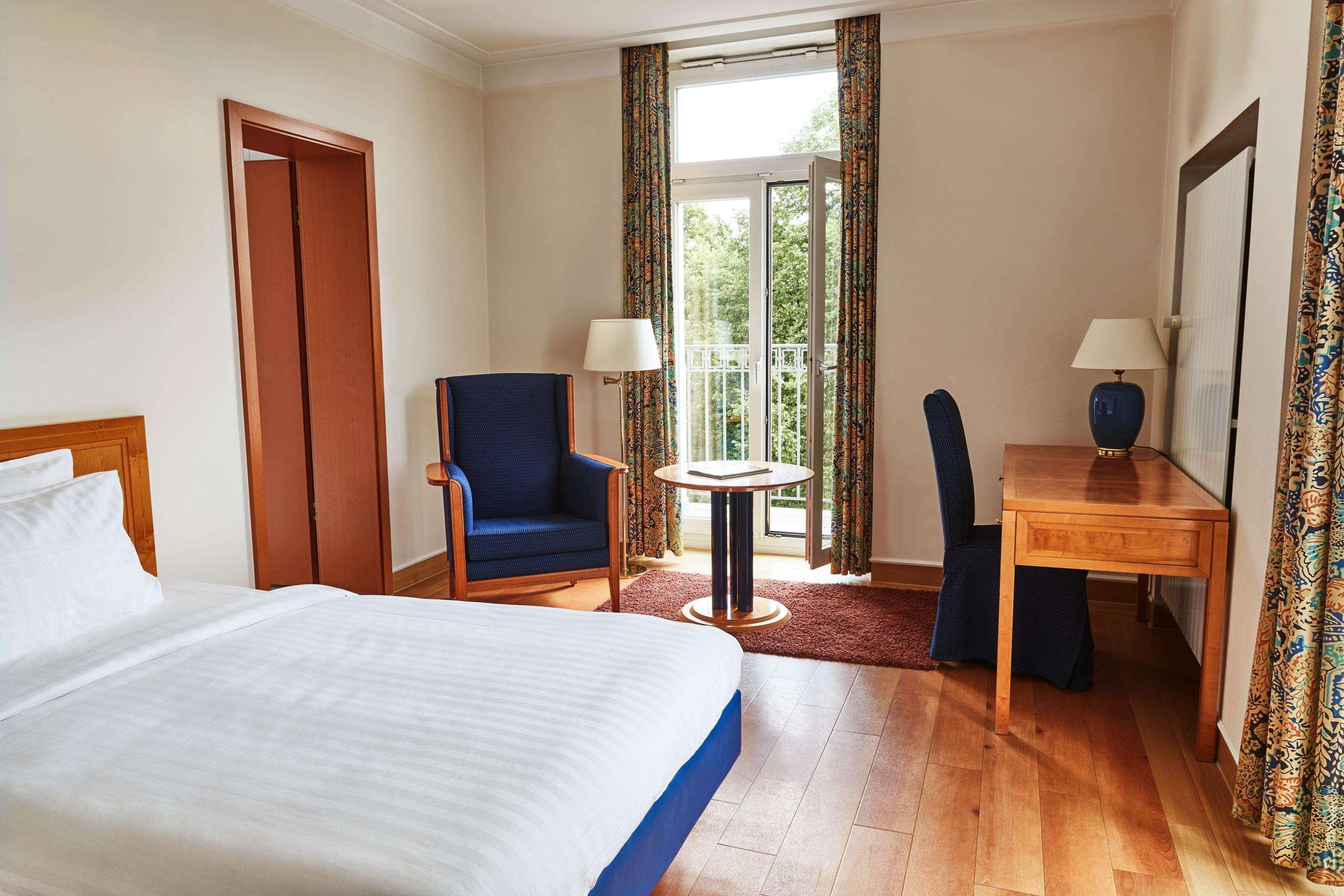 Steigenberger Hotel&Spa Bad Pyrmont Exterior foto A typical room at the hotel