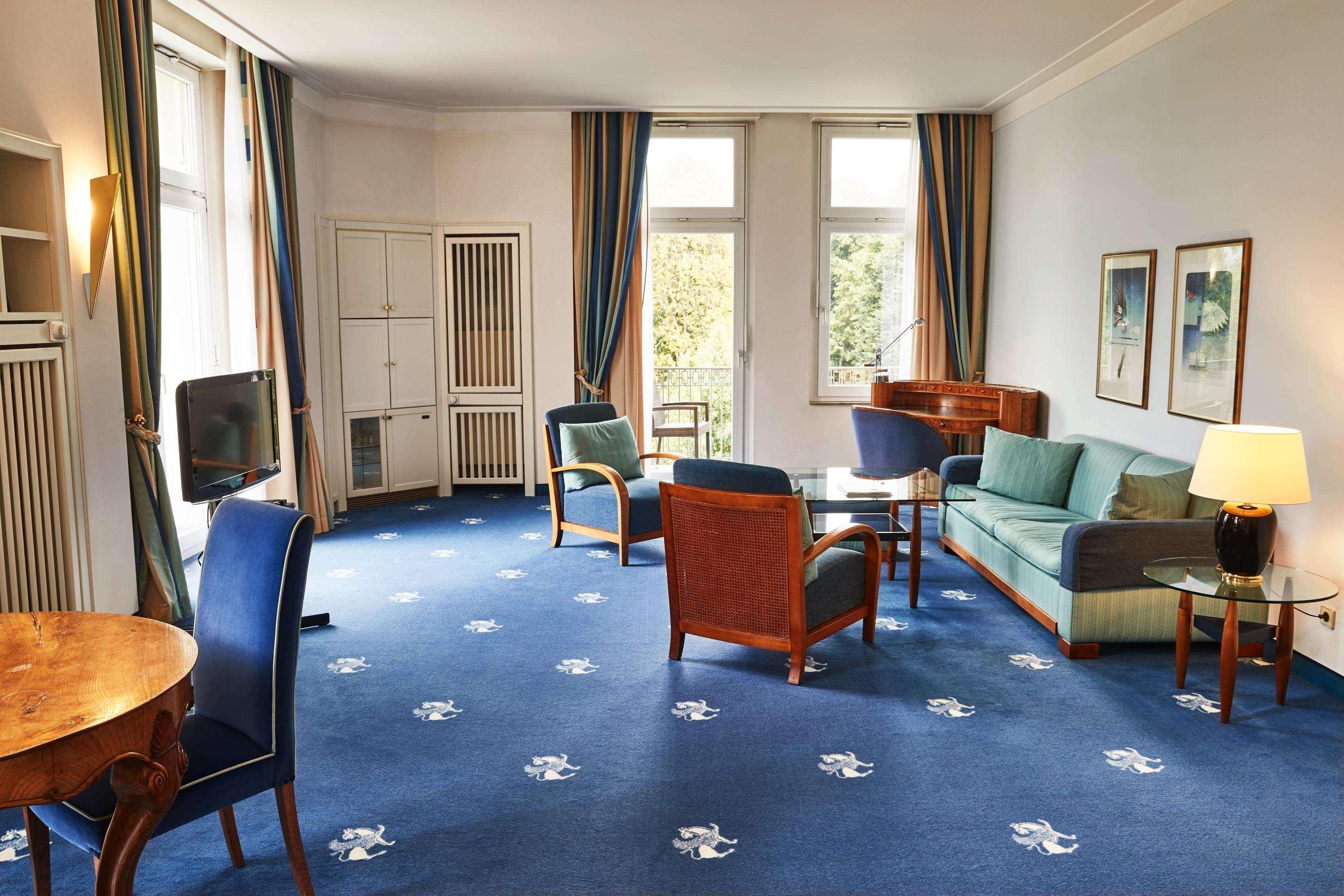 Steigenberger Hotel&Spa Bad Pyrmont Exterior foto A suite at the Hotel de Saxe
